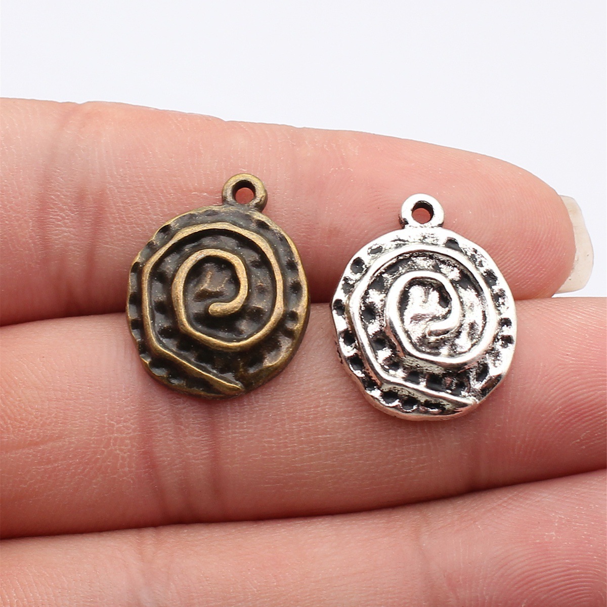 WYSIWYG 10pcs 22x17mm 2 Colors - đánh giá và giá Vintage Fashion Stores