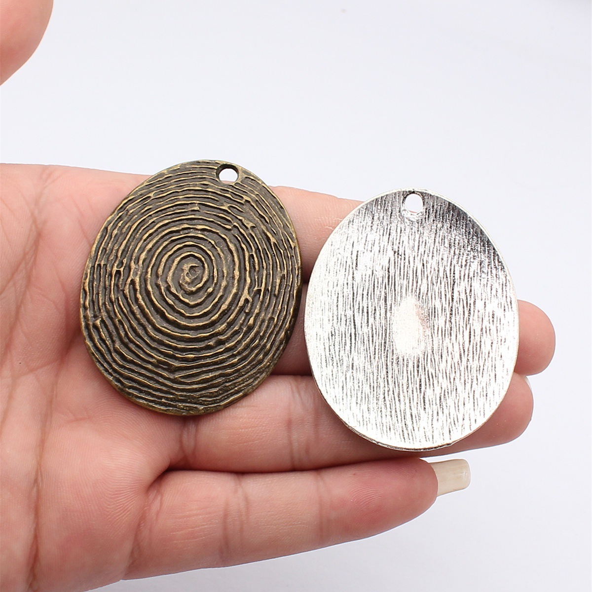 WYSIWYG 1pcs 59x47mm 2 Colors  - đánh giá và giá Vintage Fashion Online