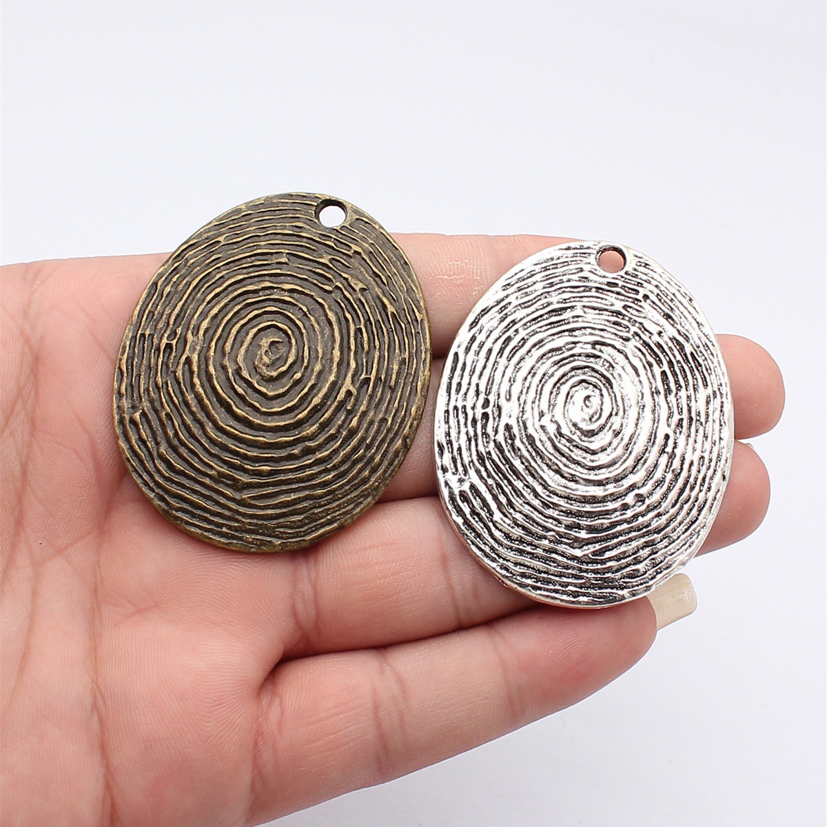 WYSIWYG 1pcs 59x47mm 2 Colors  - đánh giá và giá Vintage Fashion Online